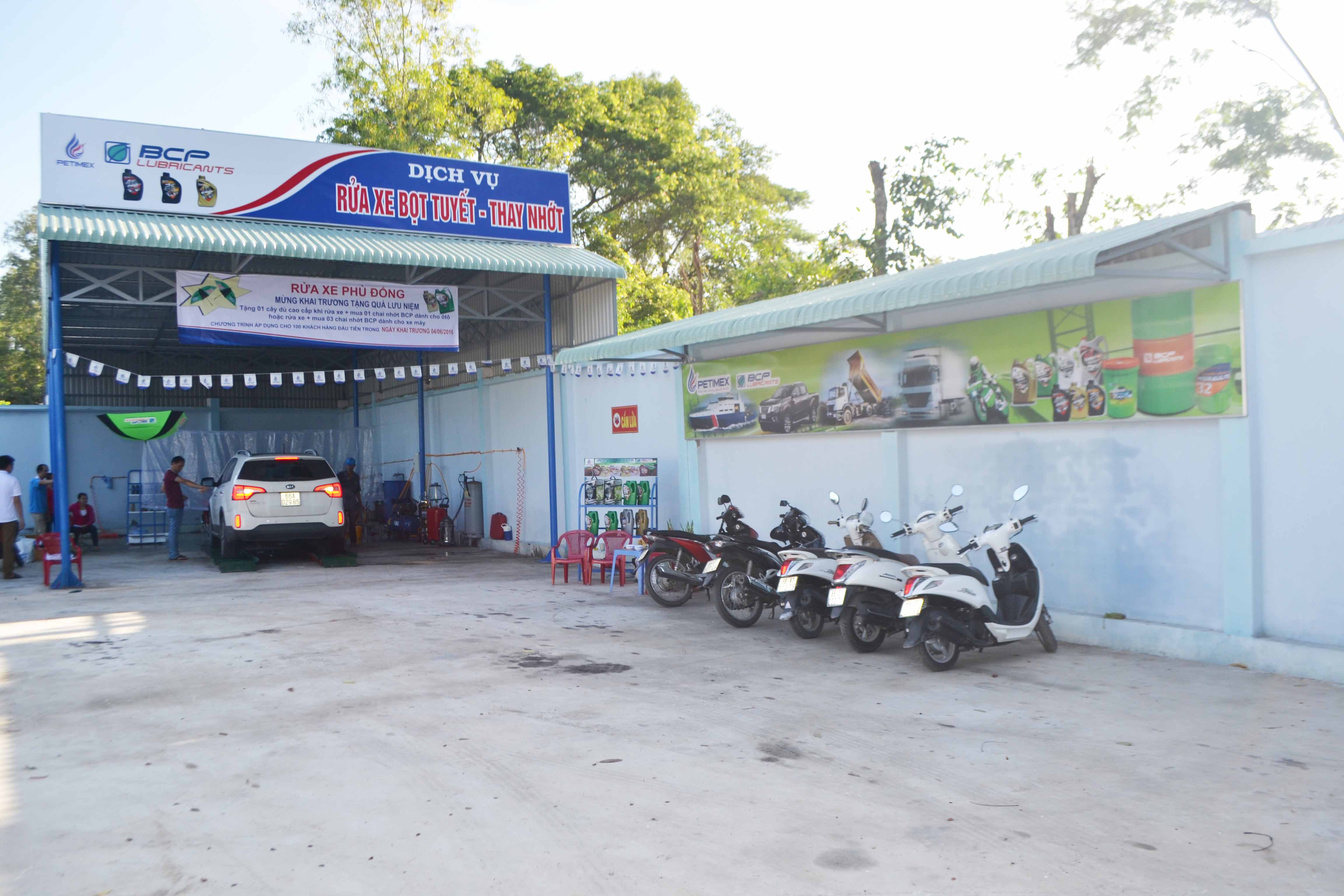 Khai trương dịch vụ rửa xe bọt tuyết – thay nhớt bcp (06/06/2016) Khai trương dịch vụ rửa xe bọt tuyết – thay nhớt bcp (06/06/2016)