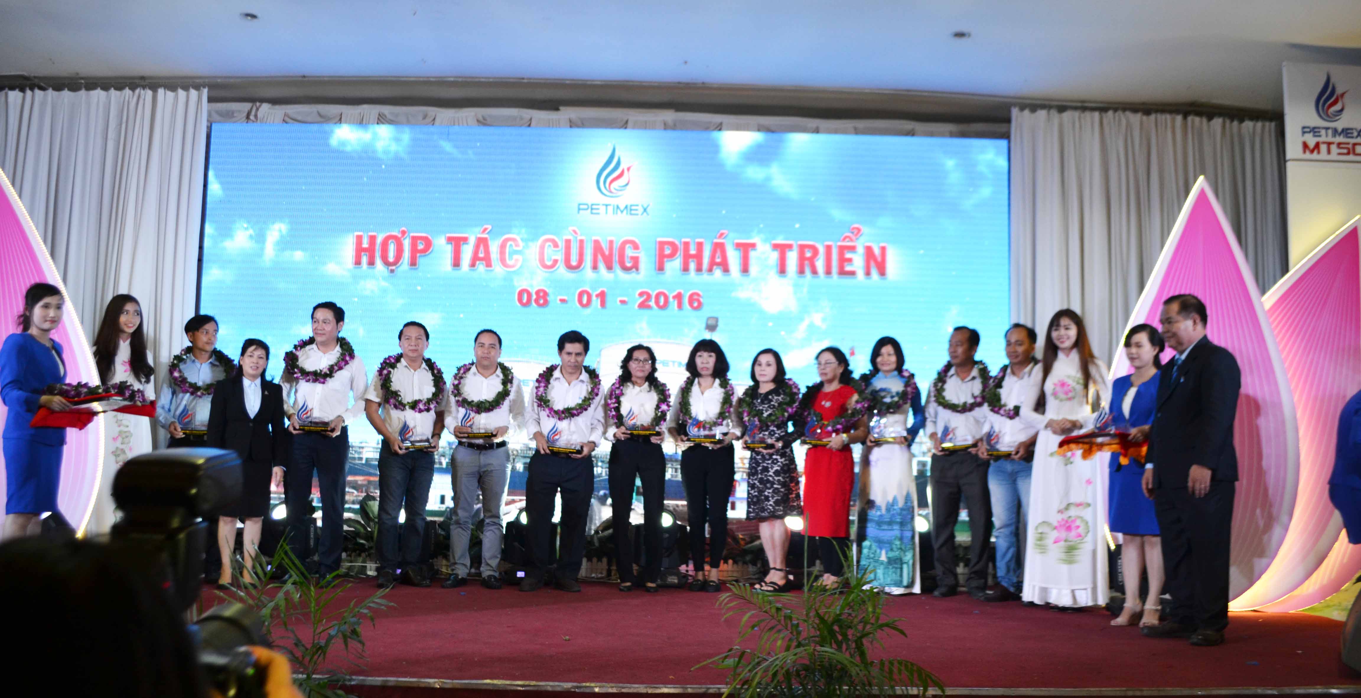 Họp mặt khách hàng petimex 2015 (09/01/2016)
