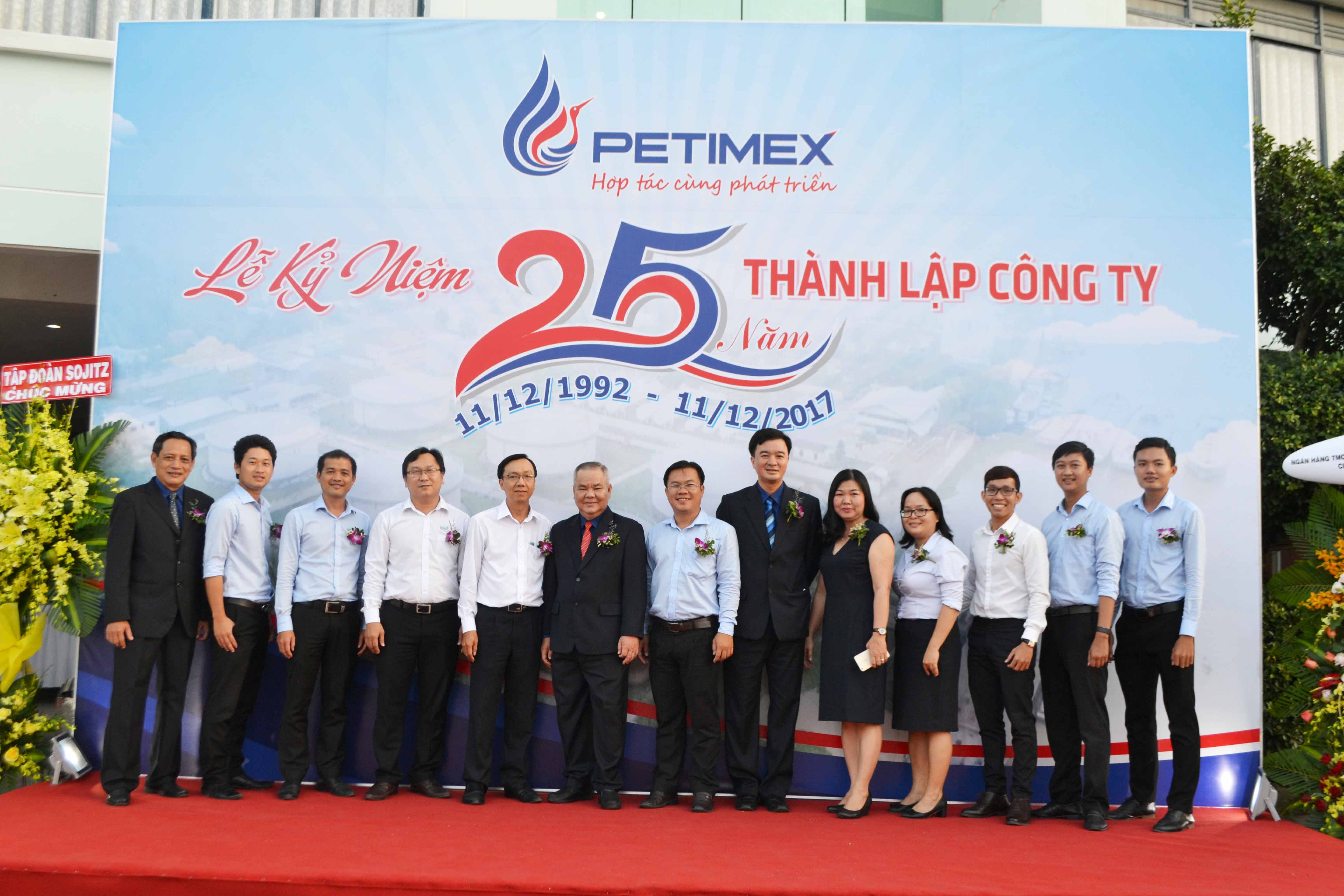 Petimex kỷ niệm 25 năm thành lập và phát triển (12/12/2017) Petimex kỷ niệm 25 năm thành lập và phát triển (12/12/2017)