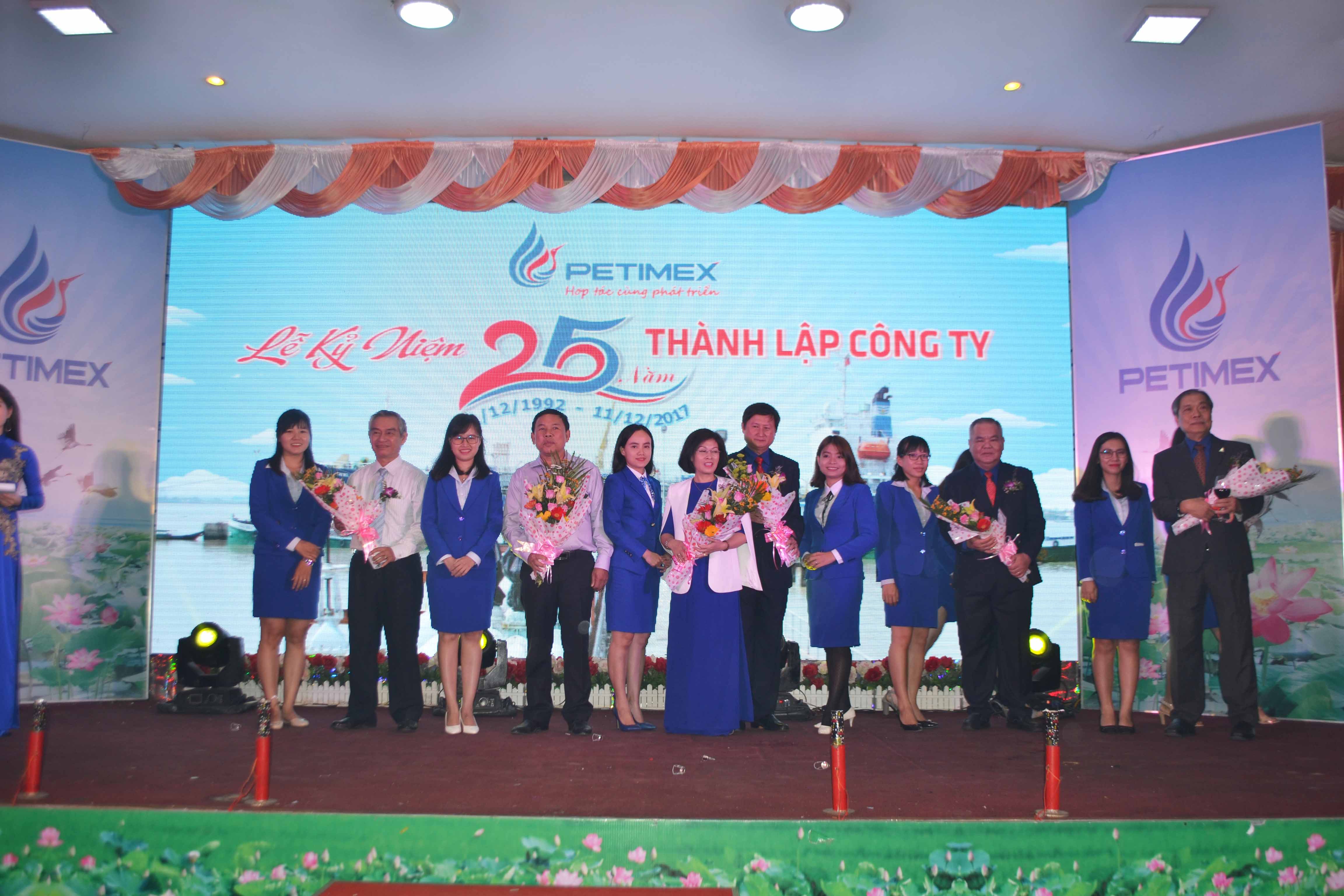 Petimex kỷ niệm 25 năm thành lập và phát triển (12/12/2017) Petimex kỷ niệm 25 năm thành lập và phát triển (12/12/2017)