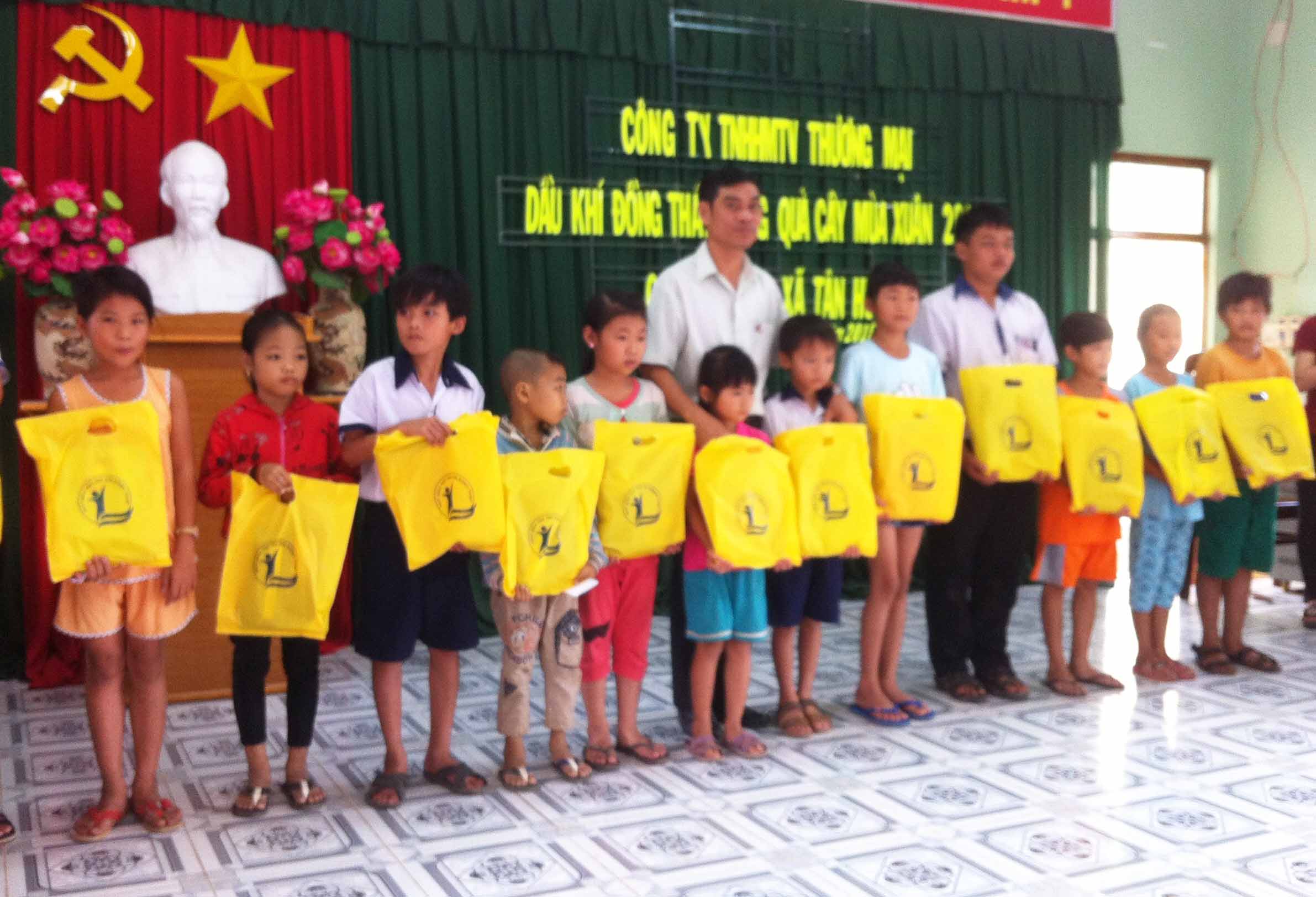 Petimex tặng quà nhân dịp tết nguyên đán mậu tuất năm 2018 (30/01/2018)