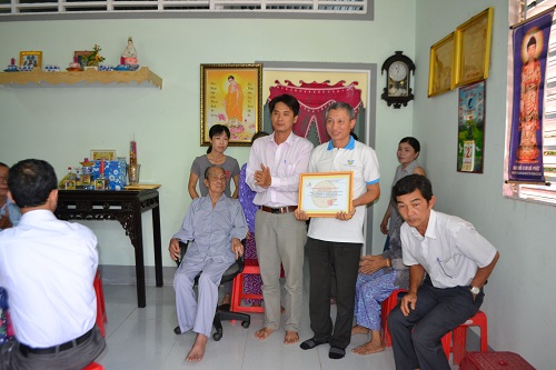 Petimex trao học bổng cho học sinh nghèo các xã an bình huyện cao lãnh, hòa an, mỹ trà tp cao lãnh đầu năm học 2017-2018 (05/09/2017)